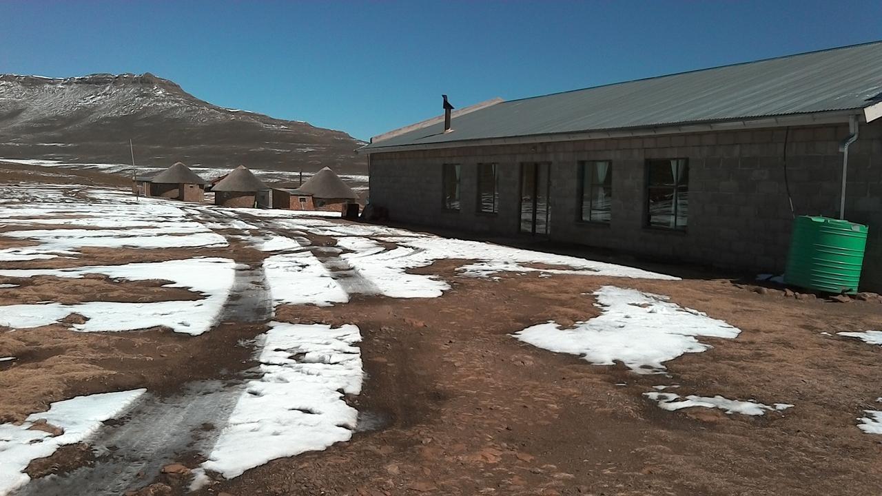 Sani Stone Lodge Mokhotlong Eksteriør billede
